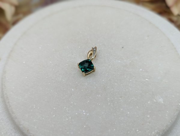Ladies 9CT Yellow Gold Princess Cut Green Stone Pendant (1.1gms) - BP337964