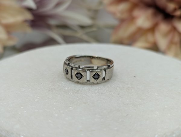 Mens 10CT White Gold and Black Diamond Ring (6.3gms) - BP337554