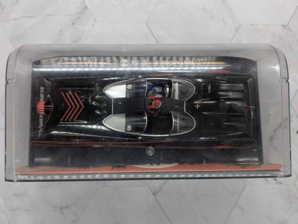 ScaleXtric 1:32 1966 TV Series Batmobile Model Car - BP383102 - Image 3