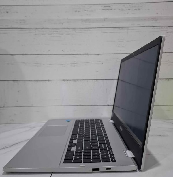 ASUS CHROMEBOOK LAPTOP TW373424 - Image 3