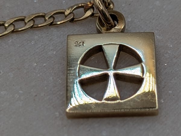 Unisex 10CT Yellow Gold Cuban Chain Necklace w/ 9CT Bushido Cross Pendant (7.4gms) - BP376193 - Image 6