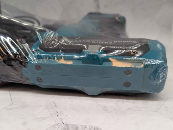 Makita 40V 18 Gauge Brad Nailer w/ 4.0Ah Battery & Charger (FN001GZ) - BP385927 - Image 6