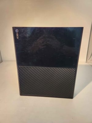 MICROSOFT XBOX ONE 1540 WITH CORDS & ONE CONTROLLER #GN389072