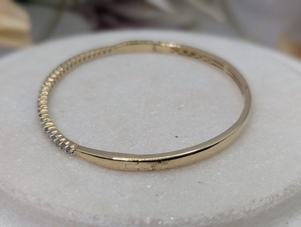 Ladies 10CT Yellow Gold Diamond Bangle (10.16gms) - BP340398 - Image 4