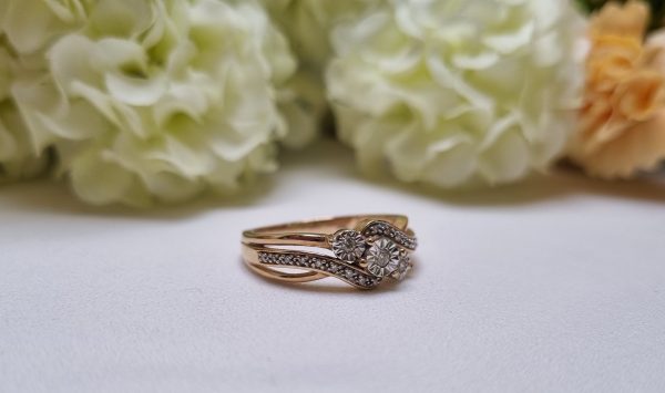 9ct Yellow Gold Three Stone Bypass Ring TW380978 - Image 8