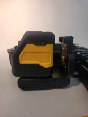 DEWALT LASER LEVEL IN HARD CASE #GN389658