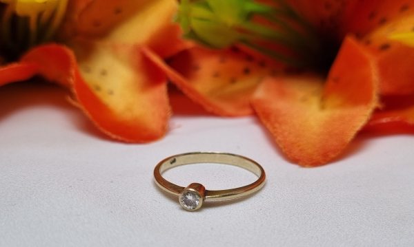 14ct Yellow Gold Solitaire Ring TW384820 - Image 2