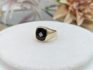 Mens 10CT Yellow Gold Onyx & Diamond Signet Ring (6.8gms) - BP388916