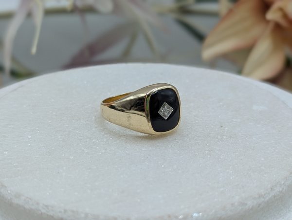 Mens 10CT Yellow Gold Onyx & Diamond Signet Ring (6.8gms) - BP388916 - Image 7