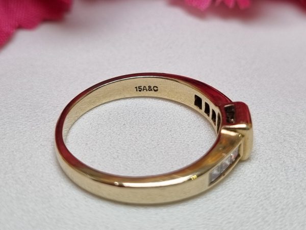 9ct Yellow Gold Princess Cut Diamond Ring TW373742 - Image 3