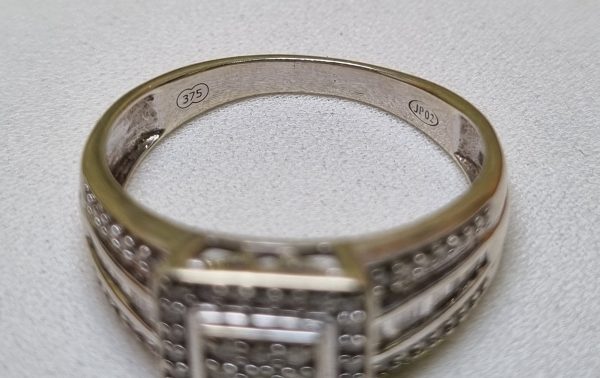 9ct White Gold Square Halo Ring TW381110 - Image 7