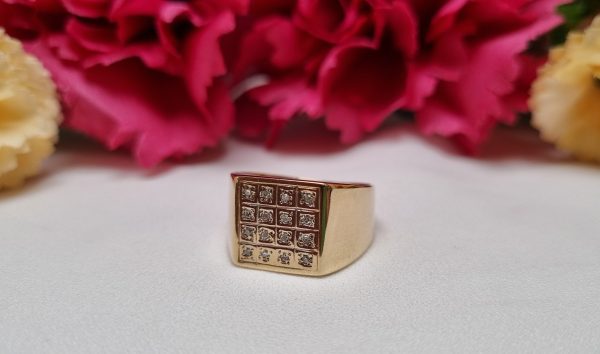 9ct Yellow Gold Signet Ring TW370883 - Image 2