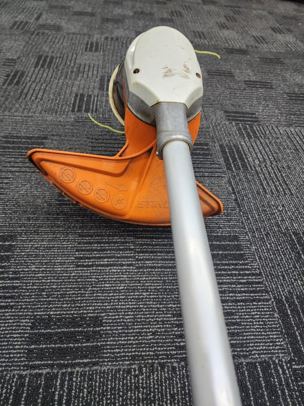 Stihl FSA 90R Whipper Snipper w/ Battery & Charger  - IP386056 - Image 5