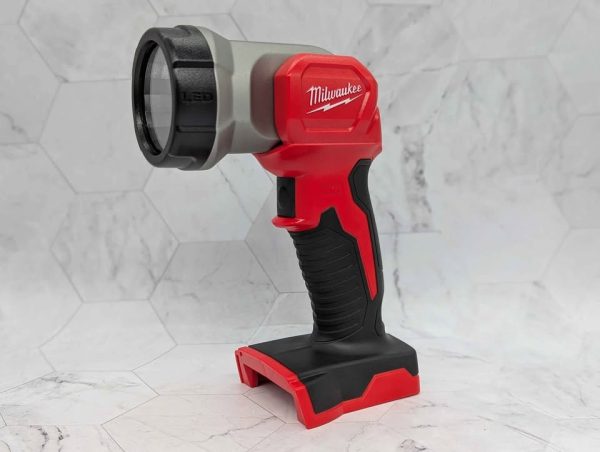 Milwaukee 18V LED Work Light Skin-Only (M18TLED) - BP389835