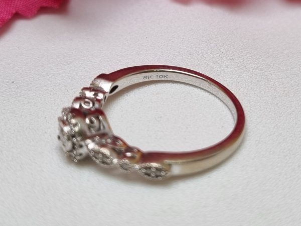 10ct White Gold Diamond Halo Ring TW376646 - Image 3