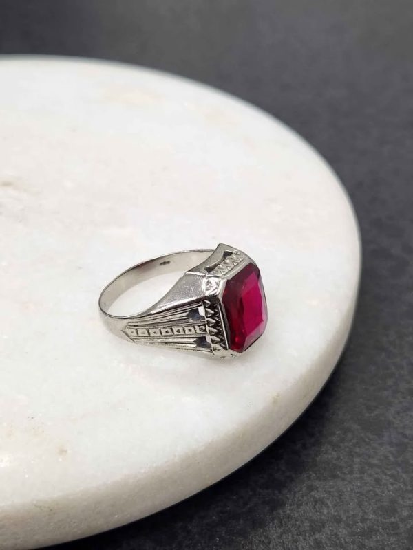 10CT WHITE GOLD RING WITH RED STONE #GN387419 - Image 6