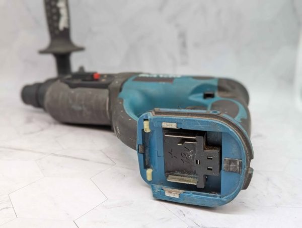 Makita 18V 20mm SDS Plus Rotary Hammer Skin-Only (DHR202) - BP389191 - Image 2