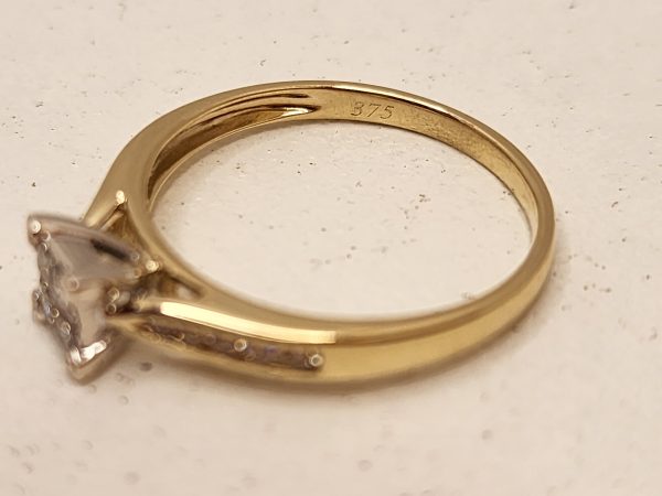 Ladies 9CT Yellow Gold Diamond Illusion Bridal Trio - IP381682 - Image 7