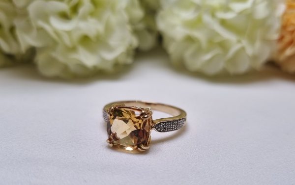 9ct Yellow Gold Yellow Stone and Diamond Ring TW370889 - Image 2