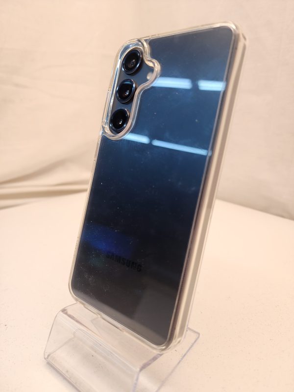 Samsung Galaxy S24 w/ Case - IP388473 - Image 7