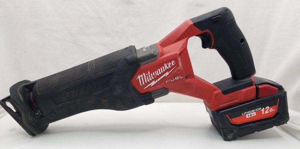 Milwaukee M18 Reciprocating Saw w 12.0Ah Battery - IP389598 - Image 9