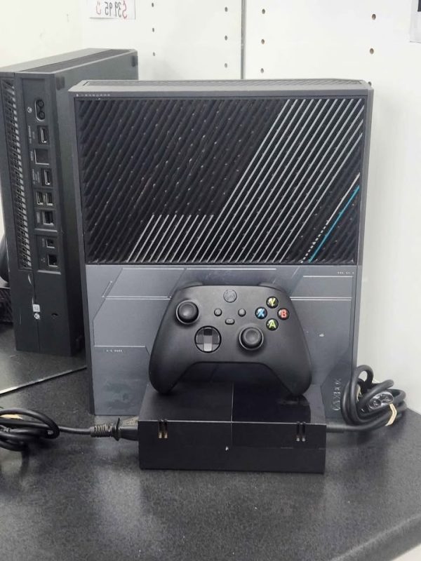 MICROSOFT XBOX ONE HALO 5 1TB CONSOLE #GN389079 - Image 6