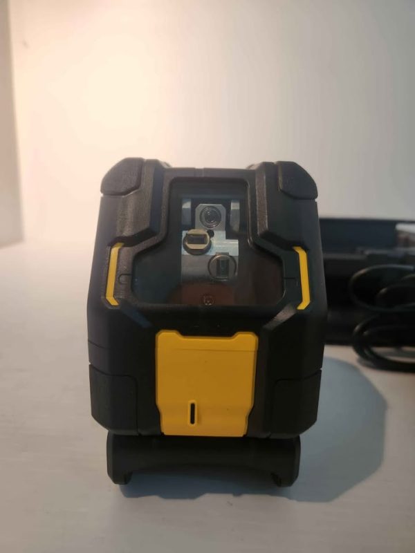 DEWALT LASER LEVEL IN HARD CASE #GN389658 - Image 2