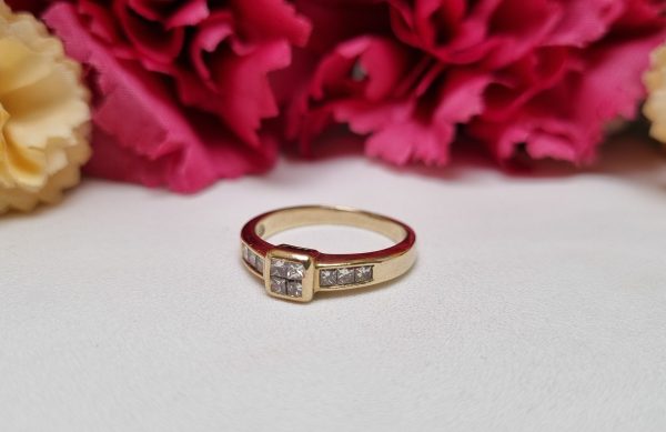 9ct Yellow Gold Princess Cut Diamond Ring TW373742 - Image 2