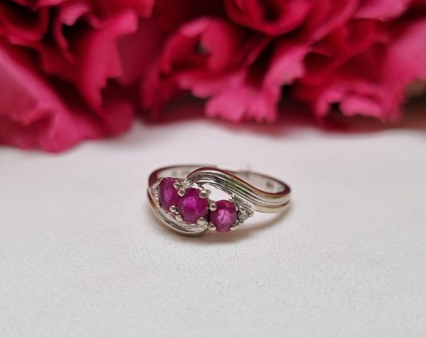 14ct White Gold Three Stone Ring TW371689 - Image 7