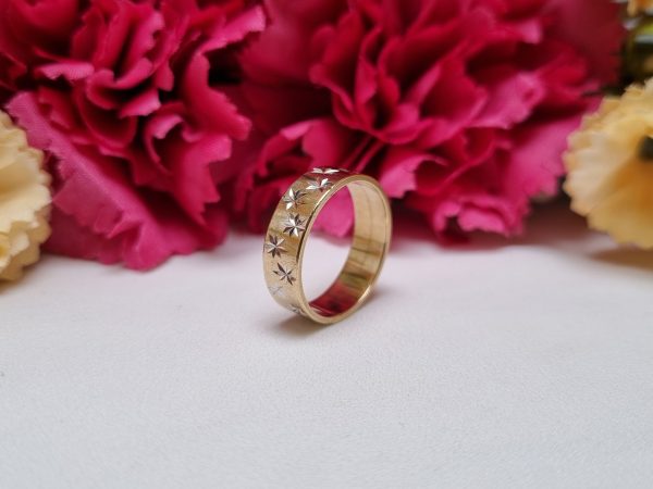 9ct Yellow Gold Star-Patterned Ring TW372637 - Image 2