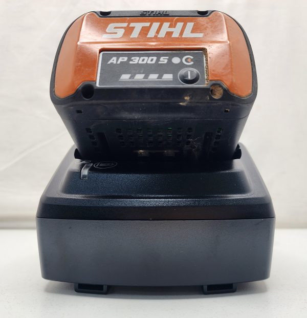 Stihl FSA 90R Whipper Snipper w/ Battery & Charger  - IP386056 - Image 7