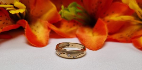 9ct Yellow Gold Diamond Band TW384473 - Image 6