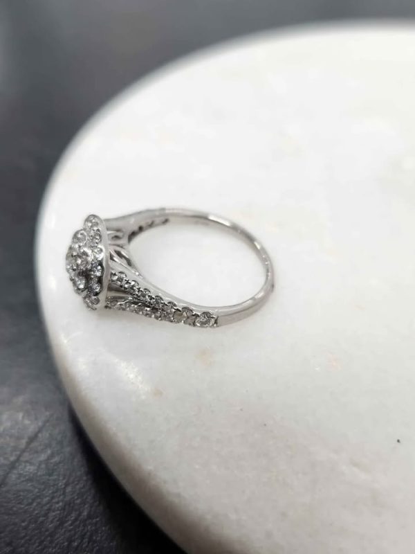 14CT WHITE GOLD DIAMOND CLUSTER RING #GN347415 - Image 13