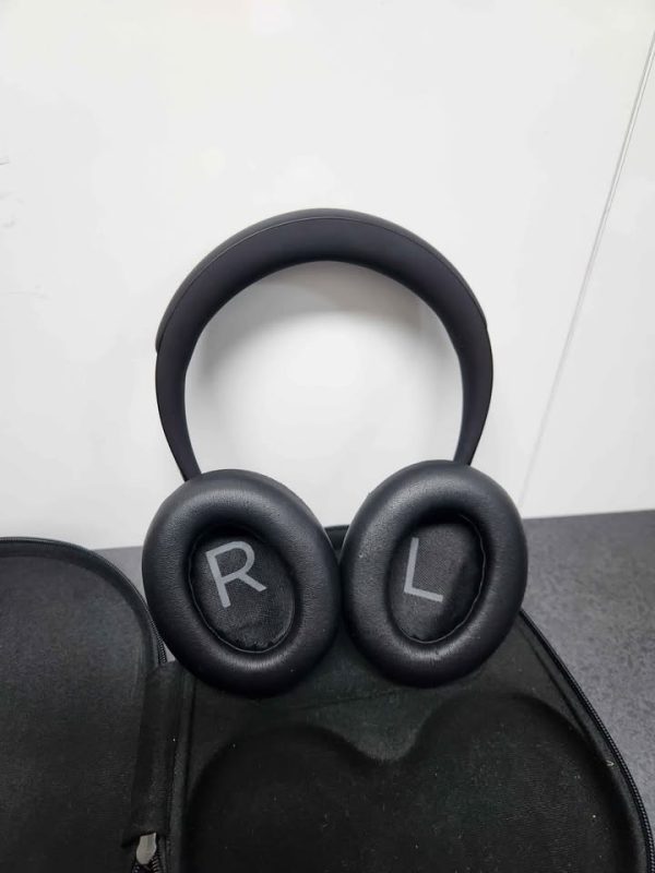BOSE 700 BLACK HEADPHONES IN CASE #GN387935 - Image 2