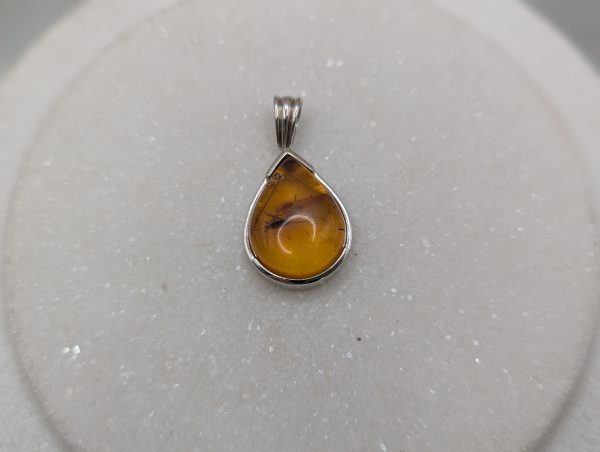 Unisex 9CT White Gold Mosquito in Amber Pendant (5.9gms) - BP361666
