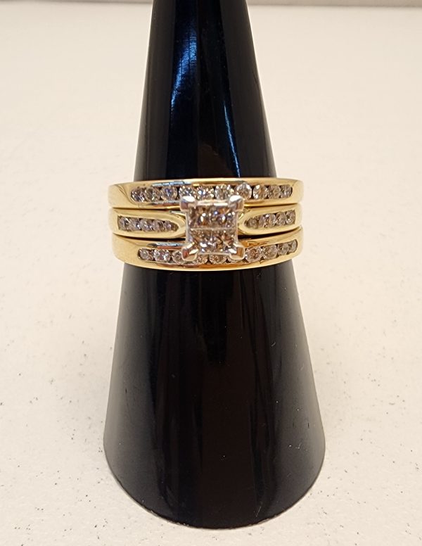 Ladies 9CT Yellow Gold Diamond Illusion Bridal Trio - IP381682 - Image 3