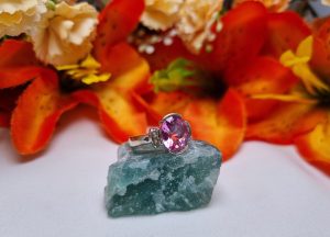 9ct White Gold Pink Stone Solitaire Ring TW384822
