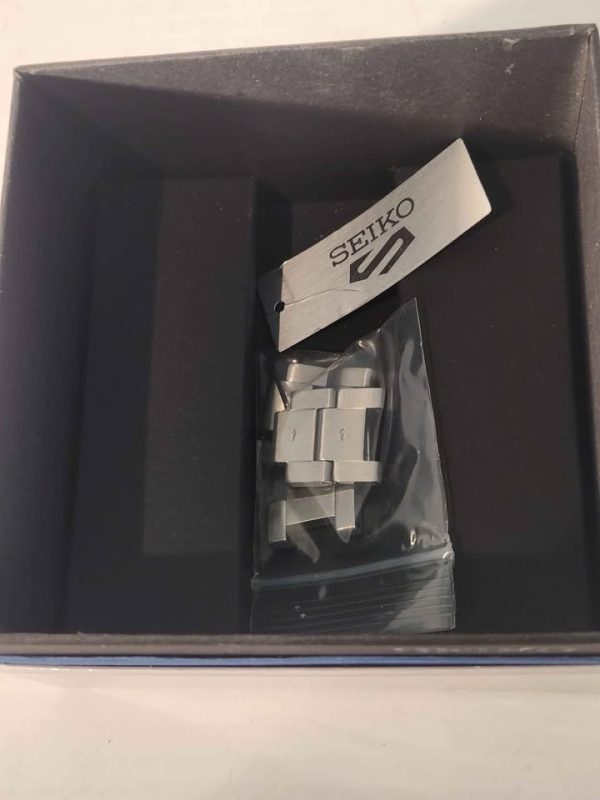 MENS SEIKO WATCH 4R36-14B0 IN BOX WITH EXTRA LINK #GN387894 - Image 10