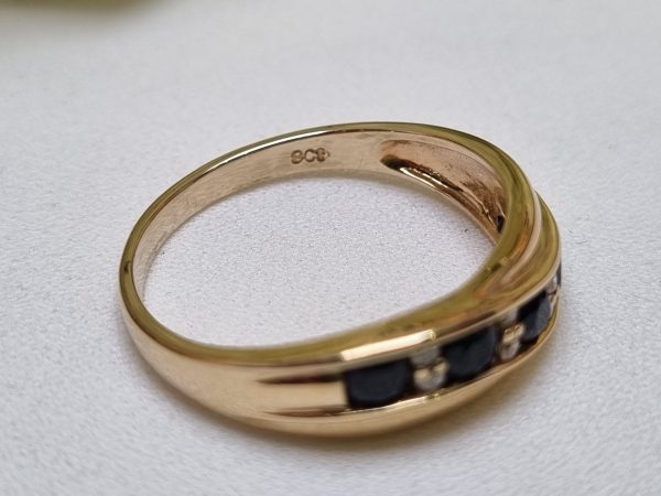 9ct Yellow Gold Channel Set Blue Stone Ring TW370886 - Image 9