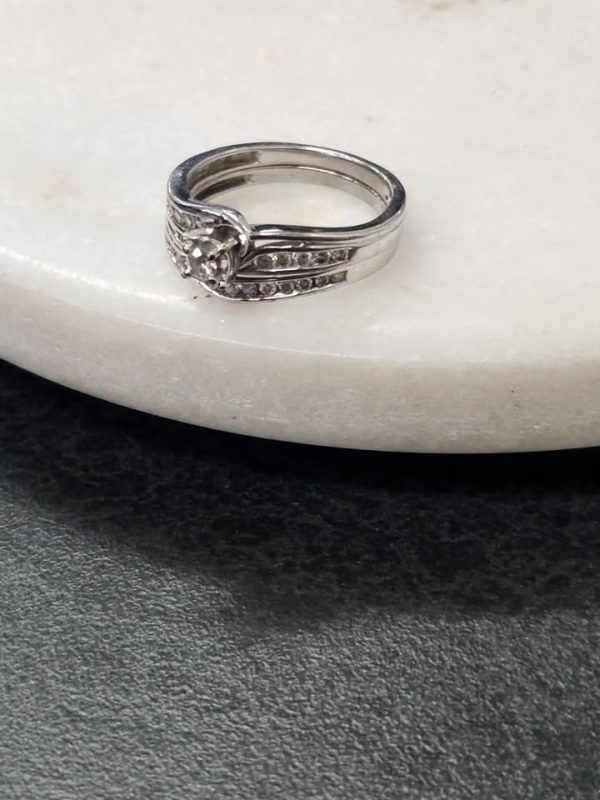 9CT WHITE GOLD RING #GN356642 - Image 7