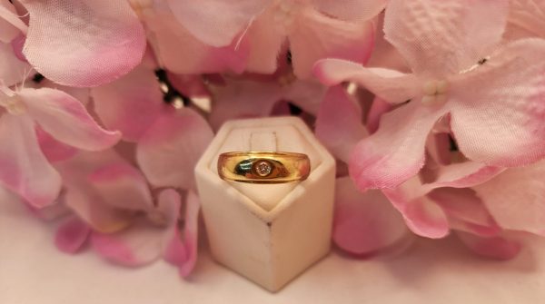Unisex 18CT Yellow Gold Ring with Single Embedded  Diamond - IP351828 - Image 14