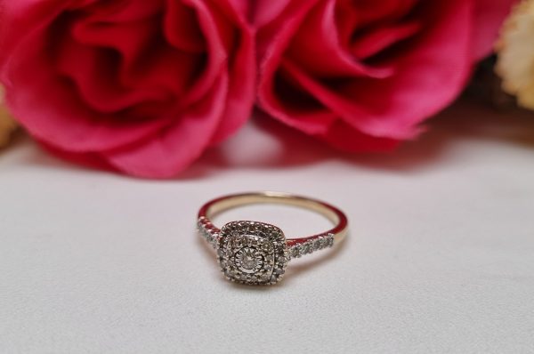 9ct Yellow Gold Cluster Ring TW385974 - Image 2