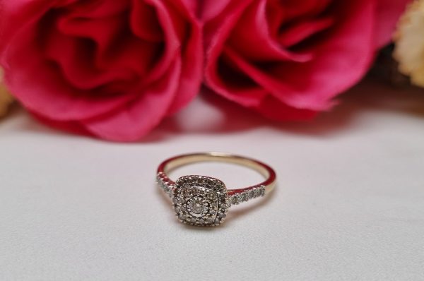 9ct Yellow Gold Cluster Ring TW385974 - Image 8