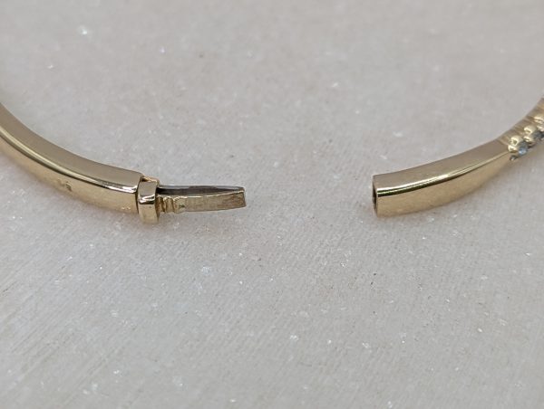 Ladies 10CT Yellow Gold Diamond Bangle (10.16gms) - BP340398 - Image 6