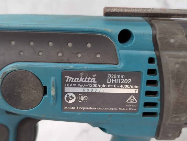 Makita 18V 20mm SDS Plus Rotary Hammer Skin-Only (DHR202) - BP389191 - Image 4
