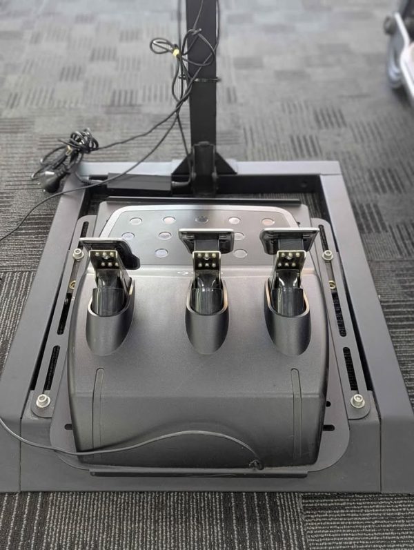 Logitech G920 Driving Steering Wheel, Gear Shifter and Pedals(Xbox) - BP384830 - Image 7