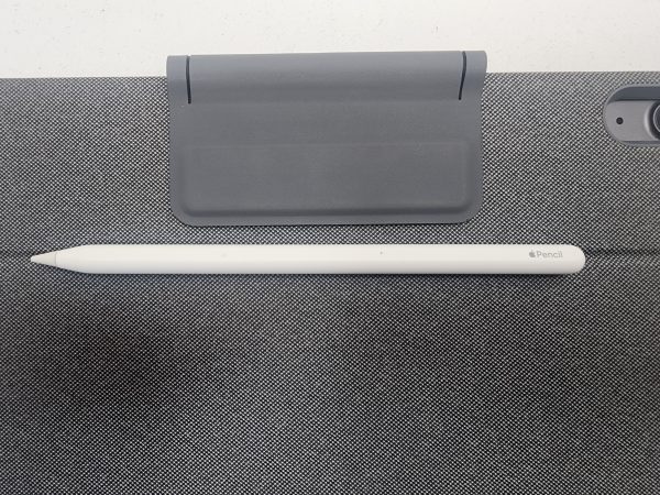 iPad Air 5th Generation w/ Keyboard Case & Apple Pen - IP388911 - Image 6