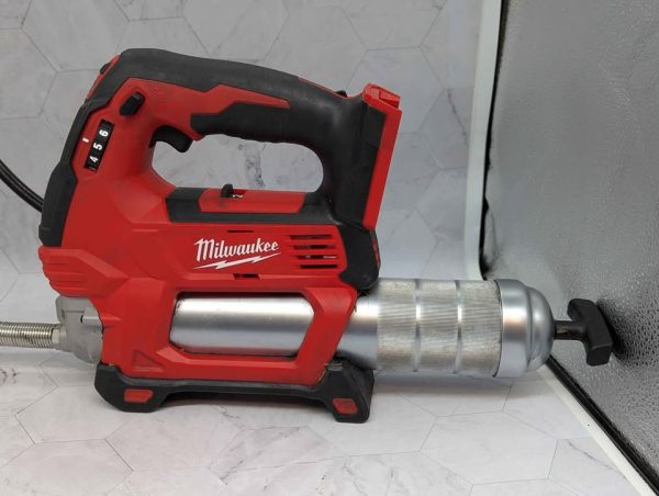 Milwaukee 18V 2-Speed Grease Tool Skin-Only (M18 GG) - BP389713 - Image 2