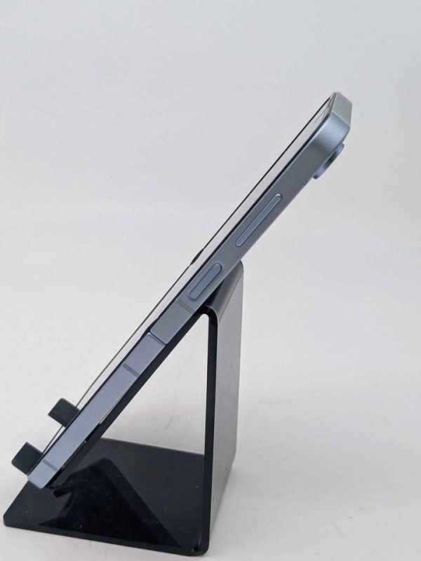 Samsung Galaxy Z Flip6 Phone - BL388627 - Image 6