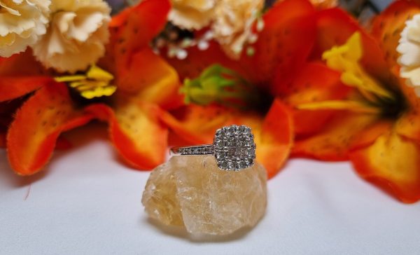 9ct White Gold Cluster Ring TW376651 - Image 5